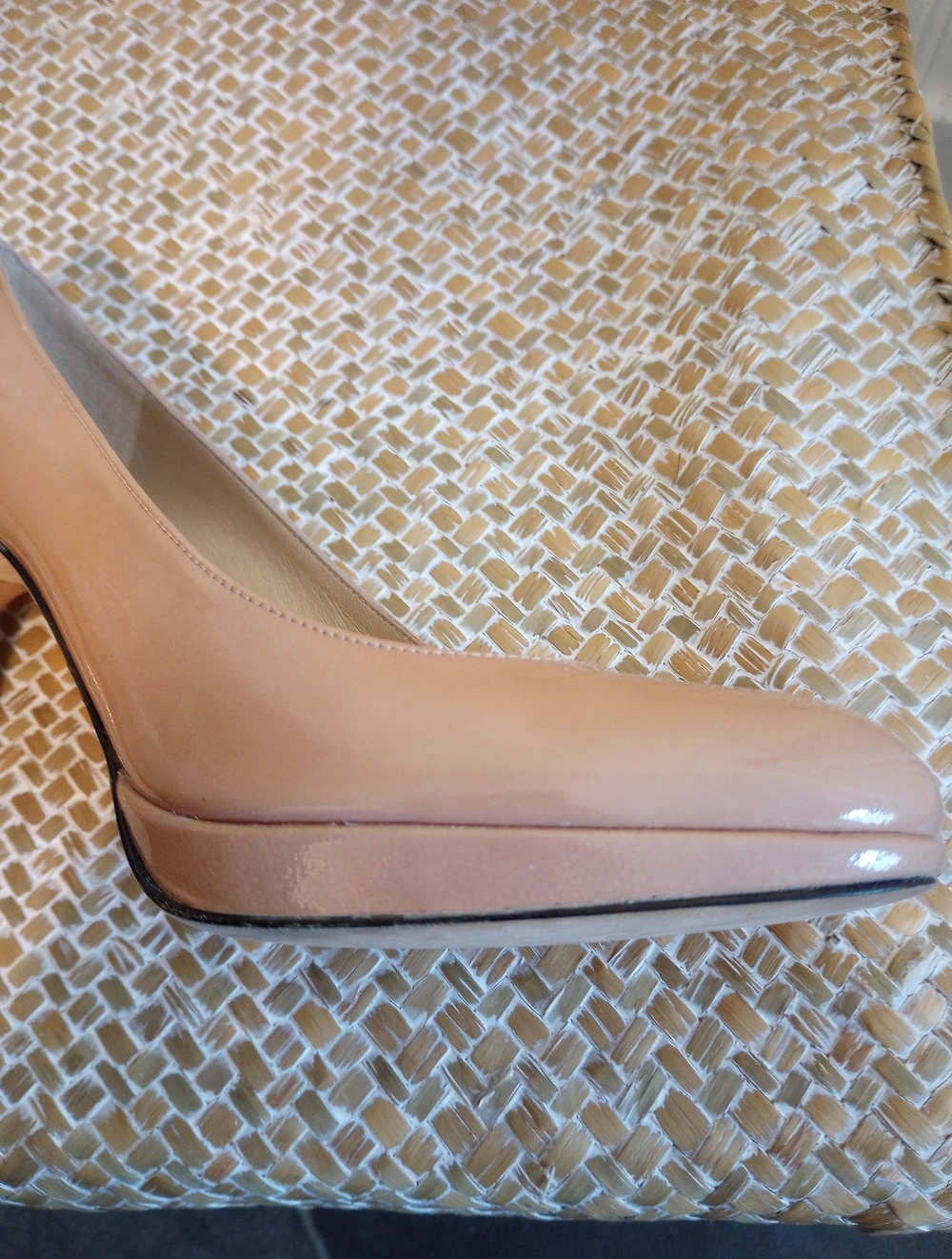 Stuart Weitzman Nude Patent Leather Heels Pumps Size 5.5 EUC - Picture 10 of 15
